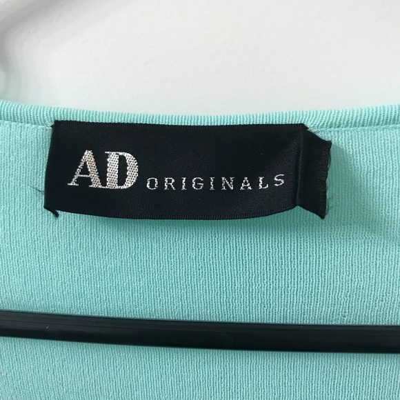 Cropped Sweater - Picture 2 of 2